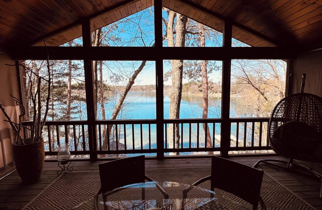 Lion on Sunset Lake/Chain O' Lakes/Nestled in the woods/Pet friendly!