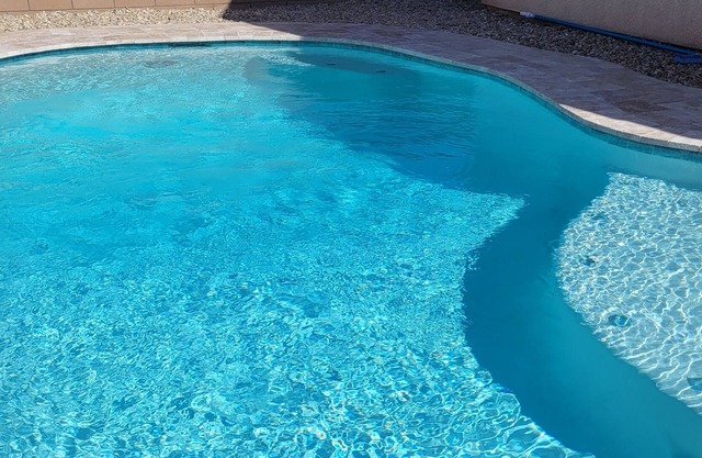 Listing II Perfect for families with friends. Snowbirds welcome! Book now.