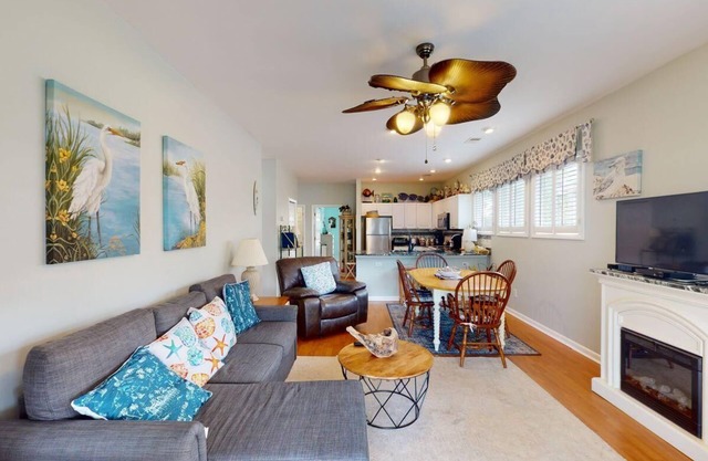 Litchfield Lakeside Oasis 2BR Villa near the Beach