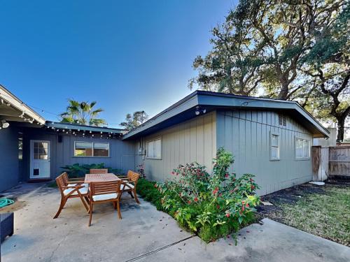 Little Bay House