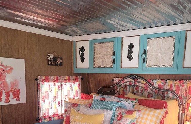 little cozy cottage