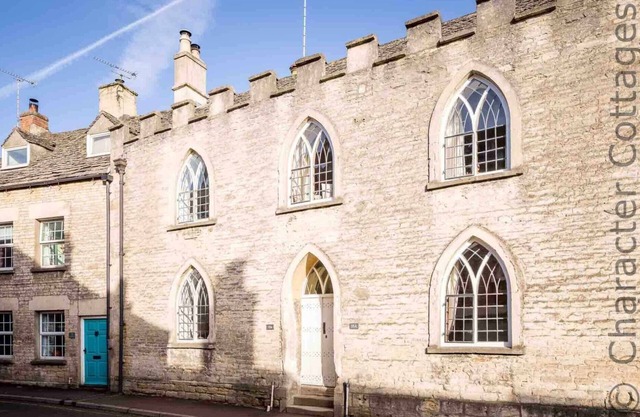 LITTLE CULVER, pet friendly, with open fire in Minchinhampton