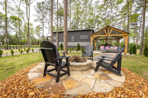 Little Dolly (In The Pines at KY Lake) 105 Pine Grove Lane, Dover, TN 37058