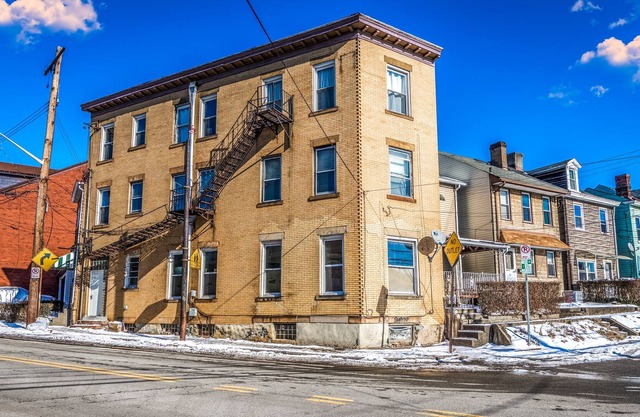 Little Italy Lodge-2 Bedroom Stay in Bloomfield