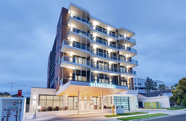 Littomore Suites Kingswood