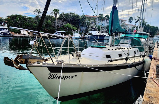 Live and Sleep like a Pirate on a 32 feet Sailboat