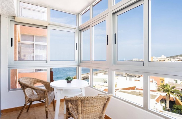 Live Bajamar Luna Apartment