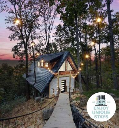 Live Oak Treehouse at Treetop Escapes