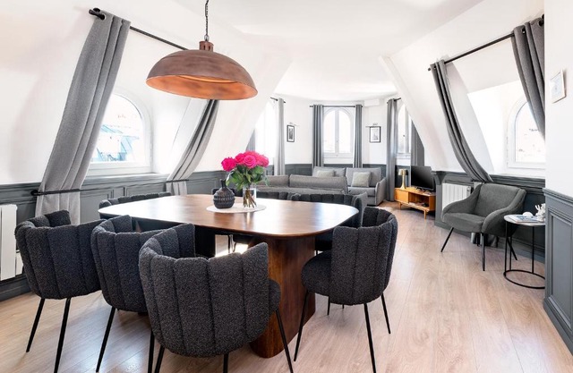 LivinParis - Luxury AC 2 & 3 Bedrooms Le Louvre