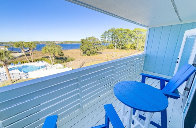 L👀K! NEW VRBO! Beach & Lake; Boat Ramp; Lake Powell! Rent both sides, sleeps 18