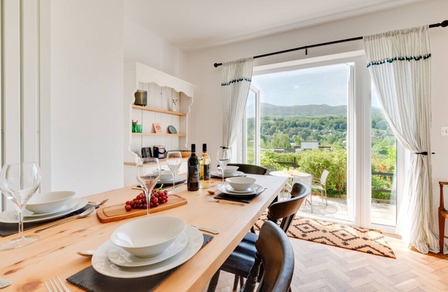 Llety Heulog - Three Bedroom House, Sleeps 6