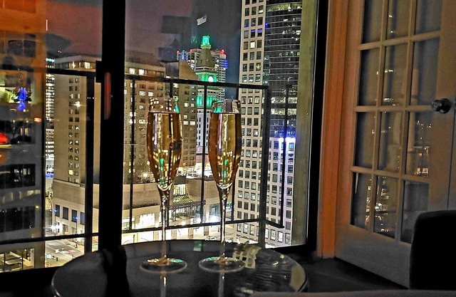 LOCATION! LOCATION! LOCATION! Downtown LoDo Luxury Condo!