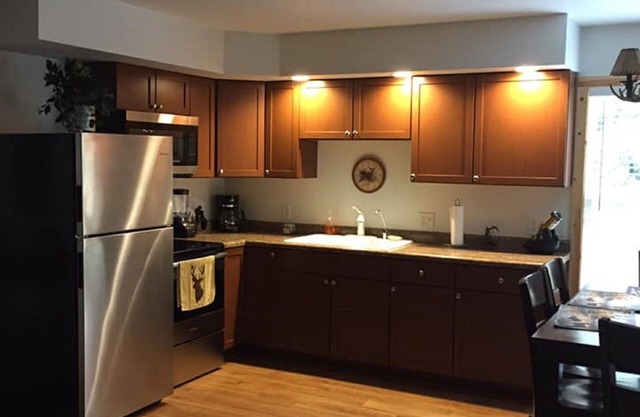 LOCATION - LOCATION - SNOWMOBILING, ICE FISHING & MUCH MORE, - GREAT GETAWAY