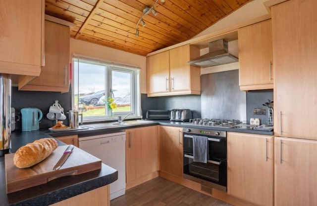 Loch Leven Lodge 4 by Interhome