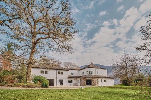 Loch Ness Mansion