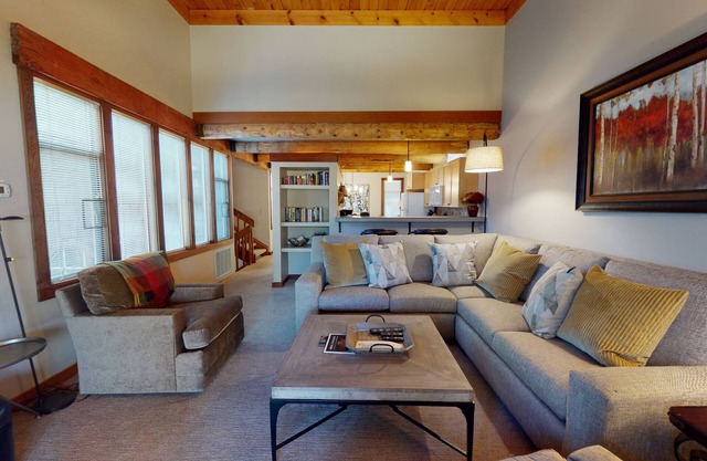Lodge-Style Condo with A/C, Fireplace & Golf Views