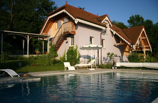 Lodging in remarkable site, quiet with outstanding views
