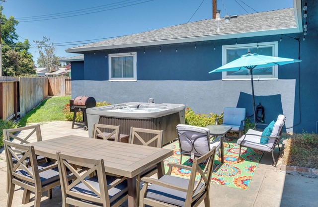 Lodi Escape w/Private Hot Tub < 1 Mi to Dtwn
