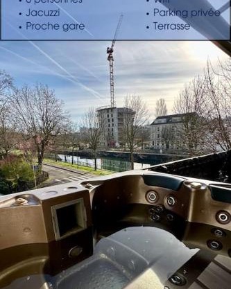 Loft avec SPA à Mulhouse avec parking privé 6 personnes