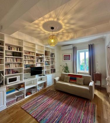 Loft calme, lumineux 58 m2 en ville parking privé