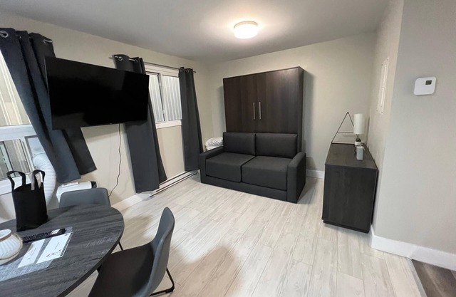 Loft near Plage Kiwanis (Le Centre-Ville)