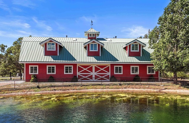 Lofted Legacy Barn, White Mountains AZ