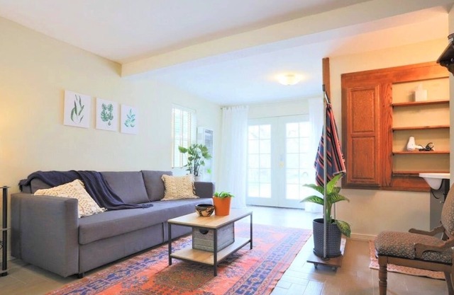 Loftium | Charming Guest Suite In a Desirable Neighborhood