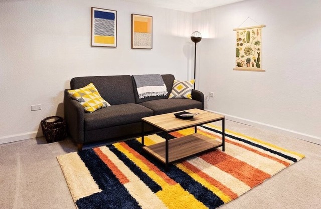 Loftium | Pristine Guest Suite in Beautiful Sunnyside!