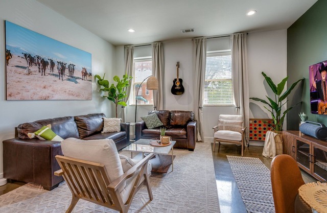 Lofts at 30th -Horizon- 2 Bedroom Executive Suite