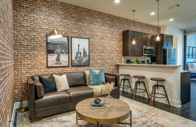 Lofts At 30th-Two Beats-2 Units-Mins to Broadway
