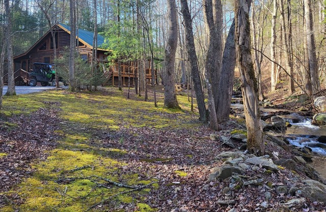 Log Cabin at Six Mile Creek