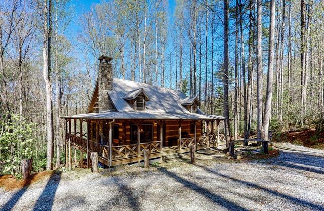 Log Cabin near Lake Glenville