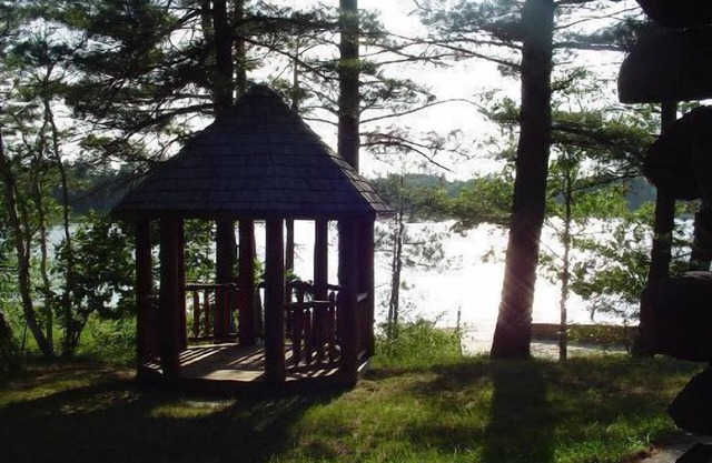 Log Home On Wequas Lake, snowmobile trails & parking, near skiing, dog-friendly