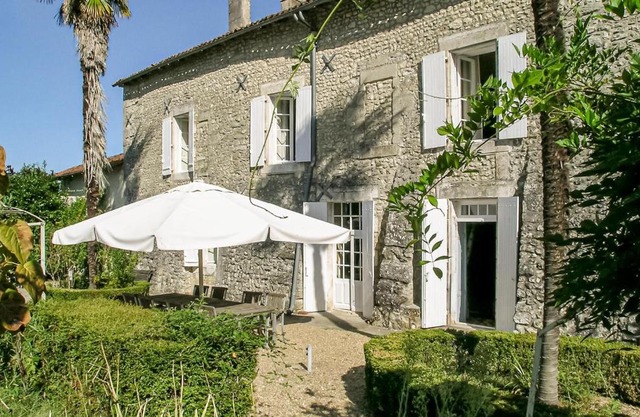 Logis De Chenevière