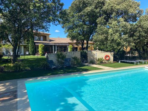 Logis Hôtel La Bastide De Grignan & Restaurant "La Chênaie"