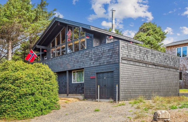 Loki's Longhouse - New Listing! Beachcomber Vacation Homes