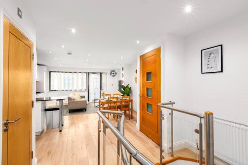 London City Angel 2 Bedroom 2 Bath Balcony Duplex Apartment