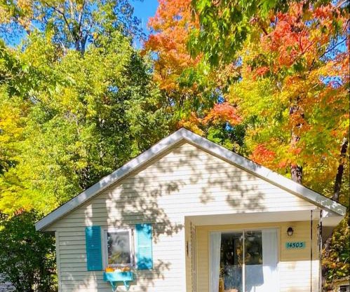 Long Lake Getaway-Hot Tub-Pet Friendly-Near Alpena