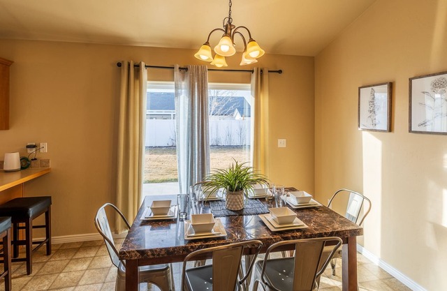 ☛LOOK☚ CLEAN-QUIET Neighborhood-Great Location