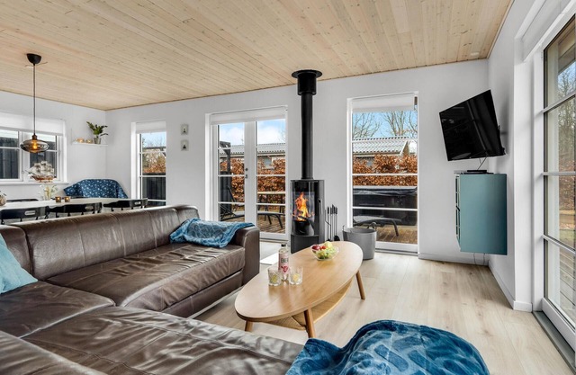 Look forward to an unforgettable time in a fantastic location close to the beach.
