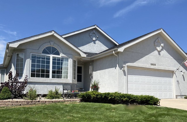 LOOK NO FURTHER! YOUR PERFECT STAY BEGINS HERE. USAFA & ATTRACTIONS NEARBY
