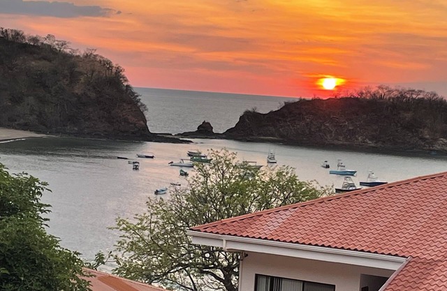 Los Almendros de OcotalnBeachfront property! Gorgeous ocean views & sunsets