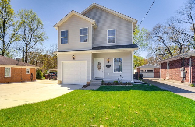 Louisville Retreat w/Deck ~ 11 Mi to Downtown!