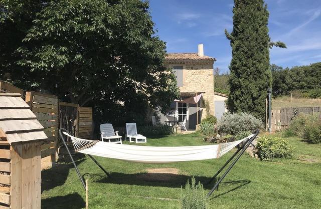 LOURMARIN:GROUND FLOOR IN BASTIDON AT THE FOOT OF THE LUBERON