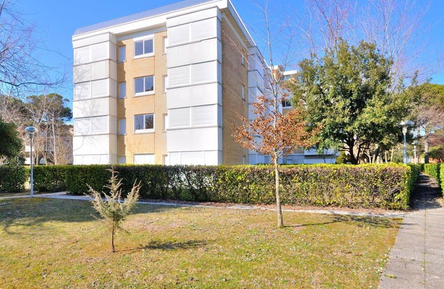 Lovely apartment for 4 people with A/C, TV, pets allowed and parking