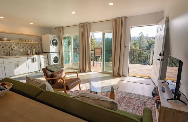 Love-Lee Nest W/Stunning Views