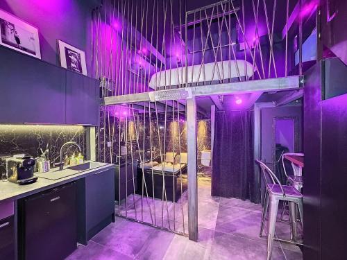 Love Room - Dayan 1