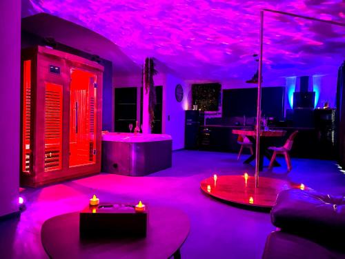 love room Villa Des Charmes-34450 vias