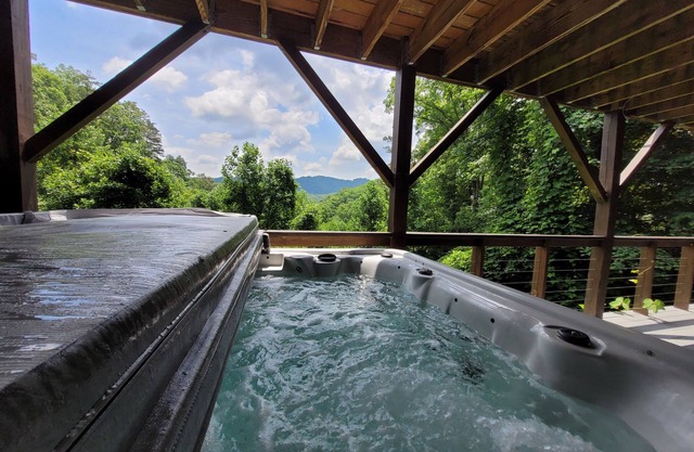 Love's Lane - Secluded Couples' Getaway