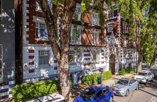 Lovely 1-bdrm condo in lovely Portland with WiFi - Close to everything!